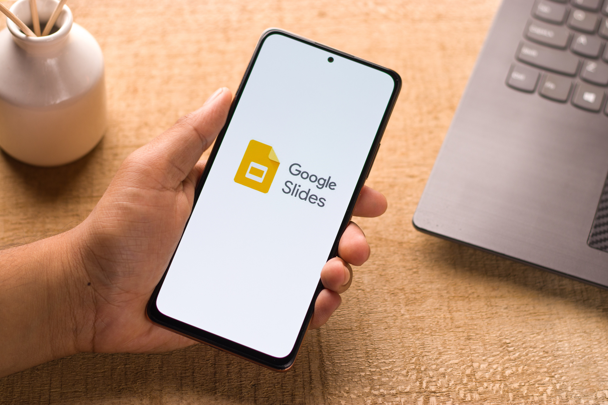 Sådan fjerner du baggrunden fra et billede i Google Slides